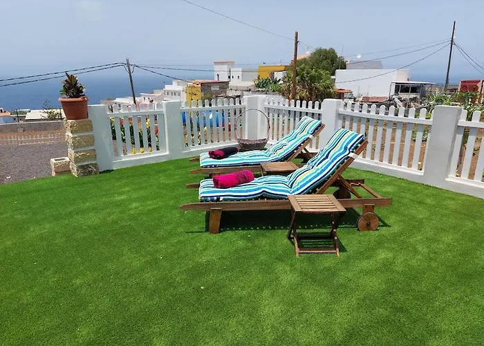 Mariposa Relax En Medio De La Naturaleza Nyaraló